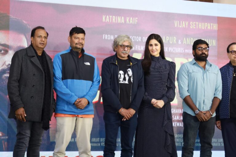 Christmas celebrations extended with Team Merry Christmas, Actor Katrina Kaif and Vijay Sethupathi at the press conference in Delhi!