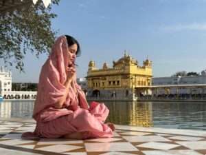 Saregama’s talent, Pragati Nagpal unveils debut single ‘Useless Bhawra’ with a spectacular launch at Golden Temple