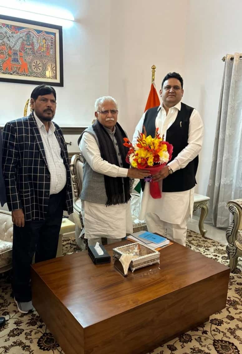 Ramdas Athawale Meets Manohar Lal Khattar, Requests Allotment of Land for Party's State Office in Panchkula from Haryana Government