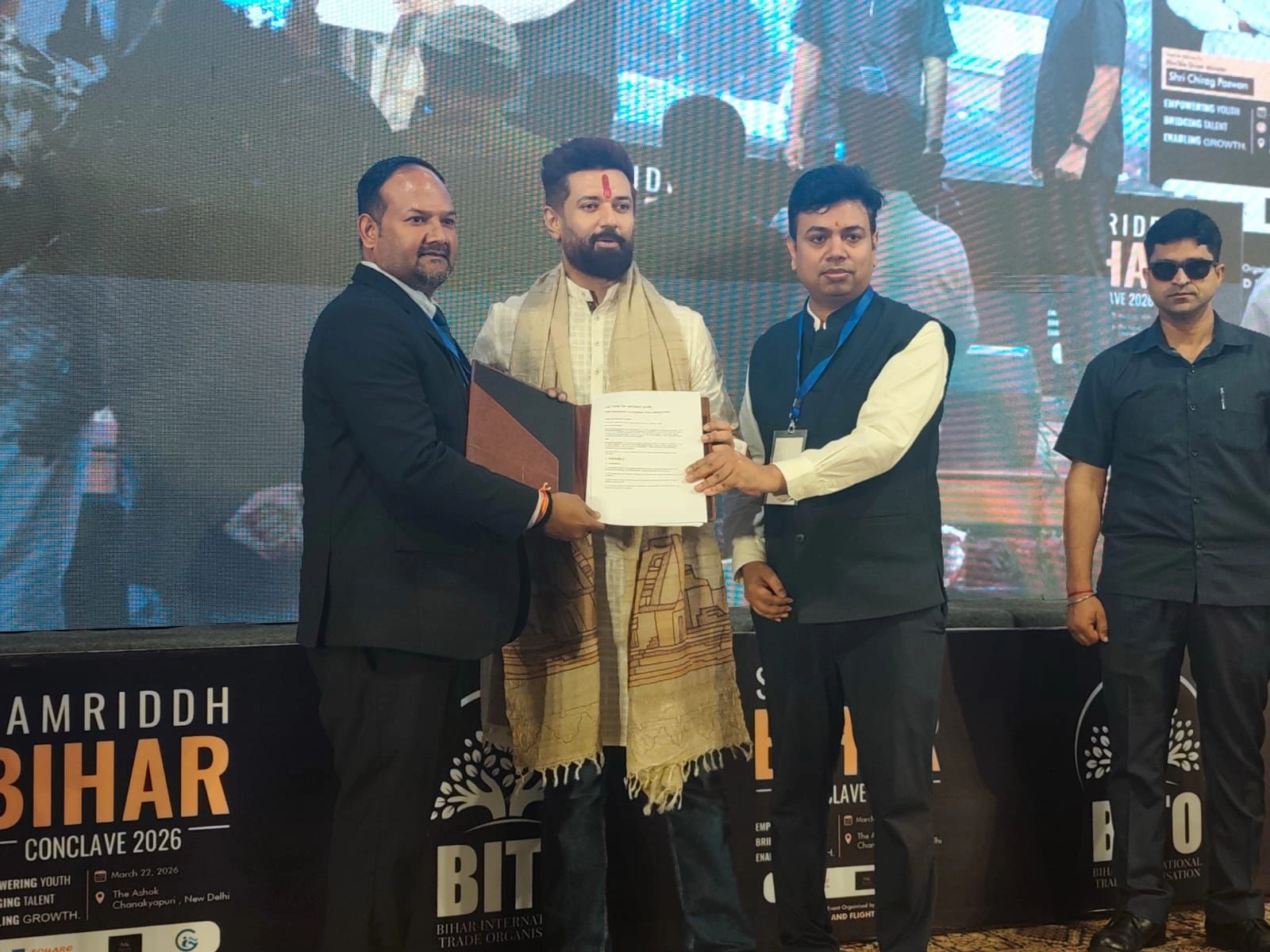 Ajay Gupta Honoured as Global Business Icon on Bihar Diwas; Award Presented by Union Minister Chirag Paswan