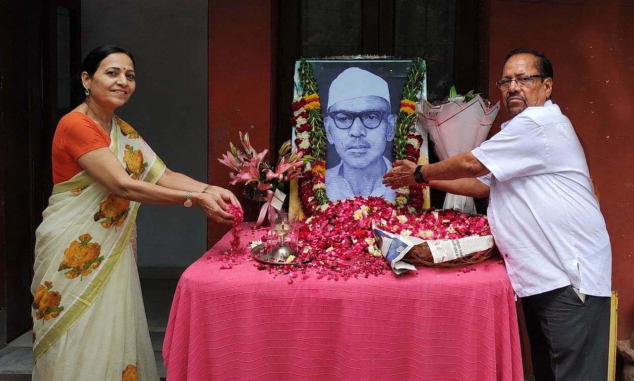 Pt. Hira Lal Chaturvedi Remembered on 49th Death Anniversary, Music Fraternity Pays Tribute