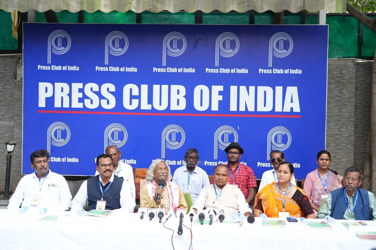 "We Are Adivasis, Not Vanvasi": Adivasi Representatives Urge Separate Religion Code, Submit 21-Point Charter to President on Tribal Rights