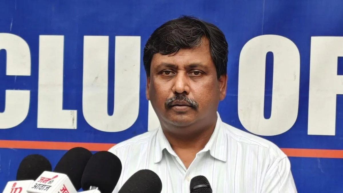 Veteran Journalist Rakesh Kumar Singh Marks 30 Successful Years in Journalism