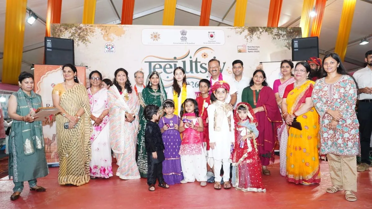 Junior World Squash Champion Anahat Singh Explores Teej Mela at Bikaner House